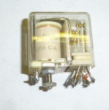 Relais 24 Volt 2 x Um Kontakte