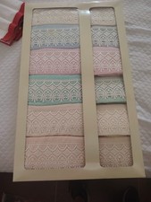 BADETÜCHER MIT HANDTÜCHERN 6