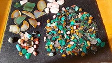 Halbedelsteine als Platten und Splitter, Mischung 630 gr.