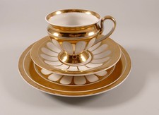 KPM Berlin große Tasse Untertasse Teller Gedeck 3 Teilig gold Biedermeier Stil