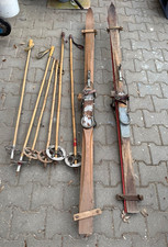 2 paar antike Holzskier als