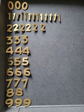 Konvolut 42 kleine, massive Messing-Zahlen 0-9 Art-Deco-Stil Vintage + Stifte