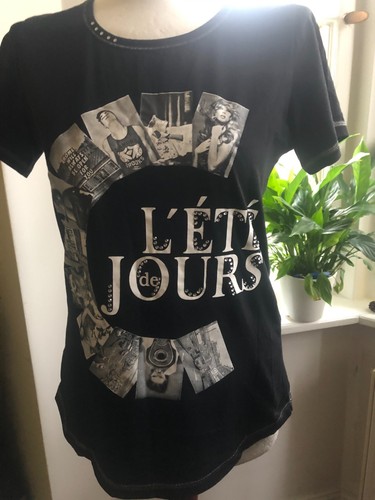 Schwarzes bedrucktes shirt mit - schwarzes,