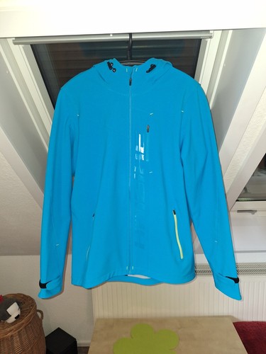 Fahrrad und wanderjacke von - wanderjacke,