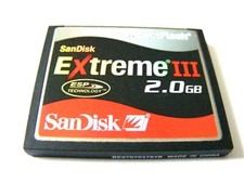 . .  2GB Compact Flash Card Extreme III ( 2 GB CF Karte ) SanDisk gebraucht . .