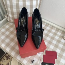 Orig. Valentino Garavani Pumps vernice Gr. 37,5 schwarz OVP NP € 539