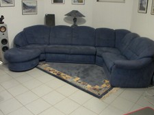 Wohnzimmer Couchgarnitur in blau, 3m x 2m Rundecke, mit zusätzl. Hocker 