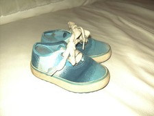 OILILY   schöne Turnschuhe Gr.25