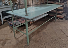 Großer Tisch Metallgestell