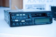 Fisher Autoradio AX R725 + 6-fach CD-Wechsler + Lautsprecherboxen