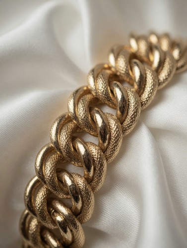 Gold 750 18 karat - 750, /