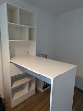 Küchenbar mit Stühlen