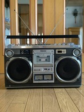 HITACHI TRK-8180 Boombox Radio
