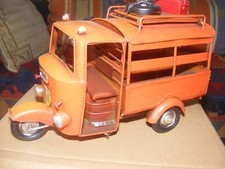 Blech Auto Transporter Dreirad 1:18