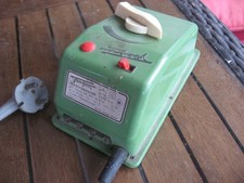 Fleischmann H0 Trafo 712 aus