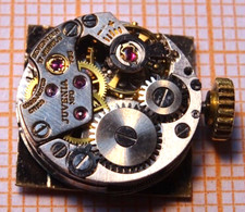 Altes gebrauchtes Handaufzug Werk Juvena 735 defekt Unruhe OK GX 54