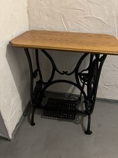 Nähmaschinen-Beistelltisch