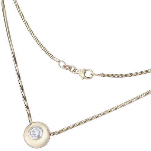 Chain with solitaire pendant
