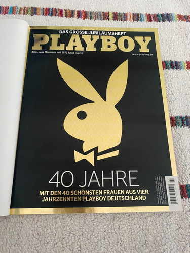 Ein playboy magazin mit cover - mit,