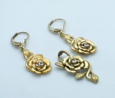 Ohrringe und Anhänger Set