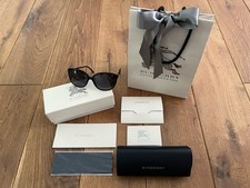 Burberry - Oversize-Sonnenbrille mit Lederdetails an den Bügeln