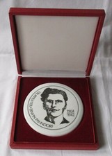DDR Porzellan Medaille NVA