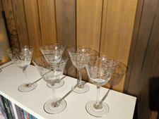 5 Weißweingläser, 50er Jahre, mit Schliff aus Weintrauben und Blättern Goldrand