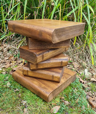 Bücherstapeltisch/gewachste