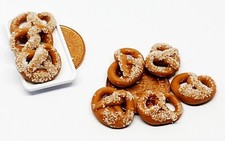 Puppenstube gezuckerte Brezeln