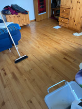 Parkett Buche massiv, kann verklebt oder schwimmend verlegt werden, ca. 12 m2