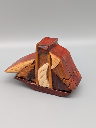 Geschnitzte holz knobelbox - knobelbox, /