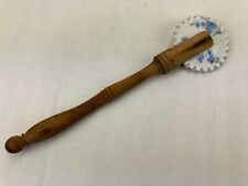 Teigrad sehr gross aus Uromas Zeiten Porzellan und Holz 