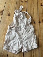 Latzhose mit herzstickerei - latzhose,