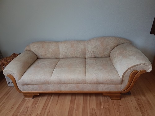 Sofa aus omas zeiten - aus,