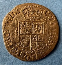 KARLES I GEHÄMMERTER GOLD