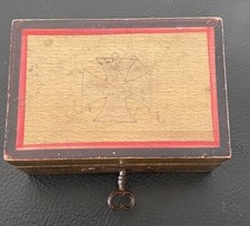 antike Spardose - aus Holz mit