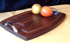 großes Schneidebrett Servierplatte Tranchierbrett Holz mit Metall Griffen 36,5 x