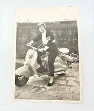 Foto - Junge Frau - Moped - DKW Hobby - 1955 - Motorroller - Roller 