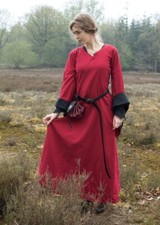 Mittelalterkleid mit Höllenfenstern, Bliaut Amal, rot/schwarz, Größe L