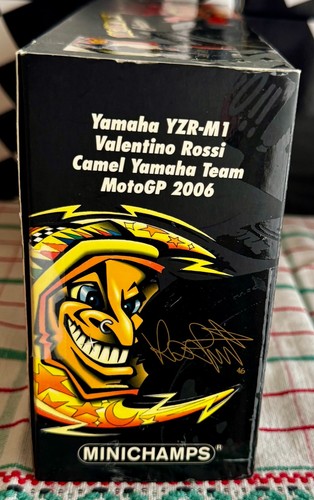 Valentino rossi moto yamaha - valentino, gp