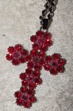 Modeschmuck Kreuz rot Strass