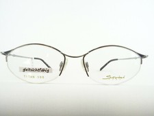 Silberfarbene Titanbrillen