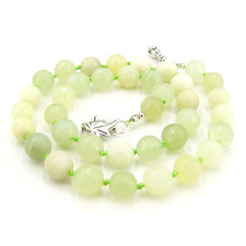 OPERHAUS natürliche Jade-Kette Halskette 50cm Knoten Hakenverschluß Kugeln