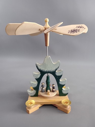 Alte pyramide aus - alte, holz