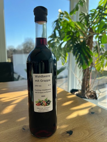 Waldbeere mit grappa - waldbeere,