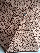 Alter Schöner Automatik-Regenschirm, Kompakt; Braun mit Blättern; Retro Vintage