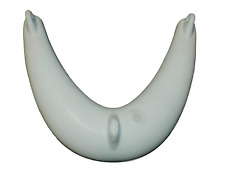 weiße Bugfender mit 3 Augen zur Befestigung