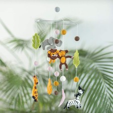 Mobile: Afrikanische Tiere, Elefant, Zebra, Giraffe aus Filz, Kinderzimmer Deko