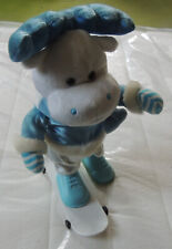 Blauer Elch mit Skateboard elektrisch fährt Stimmung Deko Weihnachten Musik