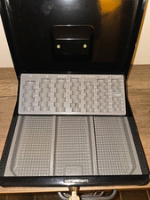 große Geldkassette mit Münzzählbrett, Scheinfach und Tragegriff  305x240mm